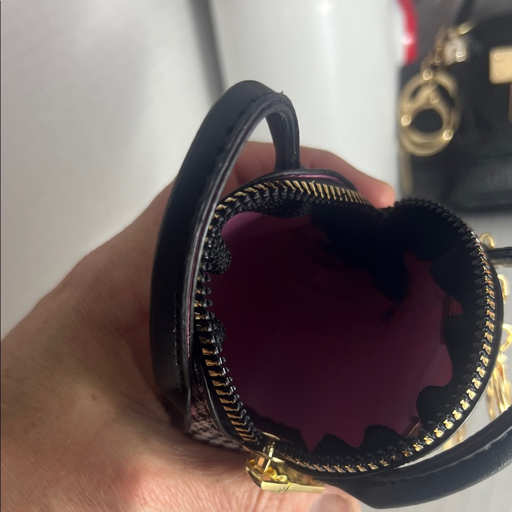 Elegant Black and Red Mini Bag with Gold Accents - Picture 7 of 8